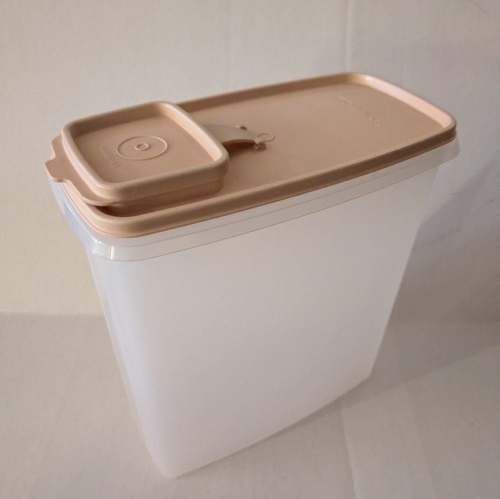 Tupperware Modular Mates Cereal Container vintage white and pink.